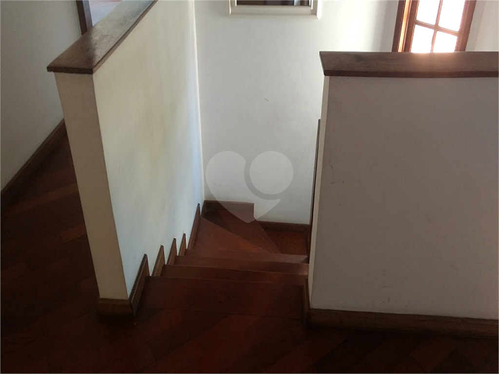 Sobrado Triplex no Jardim Guapira com 350 metros quadrados. 4 dormitórios sendo 1 suíte
