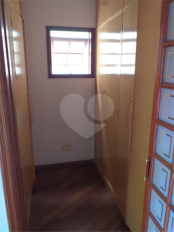 Sobrado Triplex no Jardim Guapira com 350 metros quadrados. 4 dormitórios sendo 1 suíte