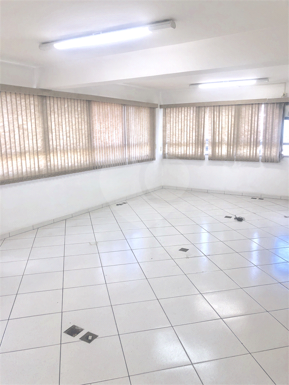 Sala comercial Metro Santa Cecilia