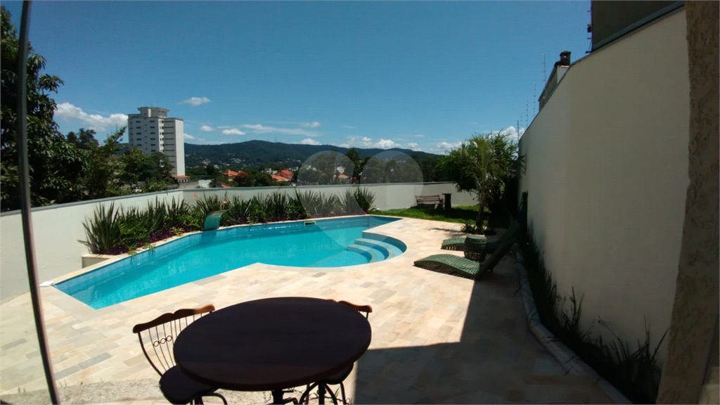 Casa no Tucuruvi com 4 quartos, 6 vagas e uma linda piscina 