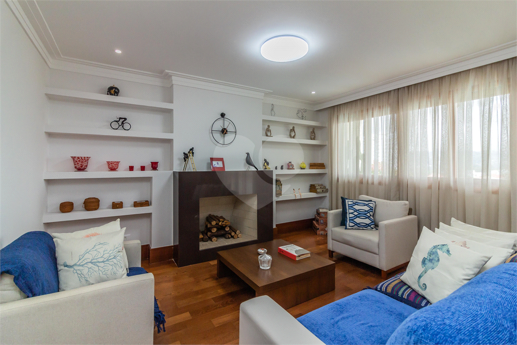 Casa no Tucuruvi com 4 quartos, 6 vagas e uma linda piscina 
