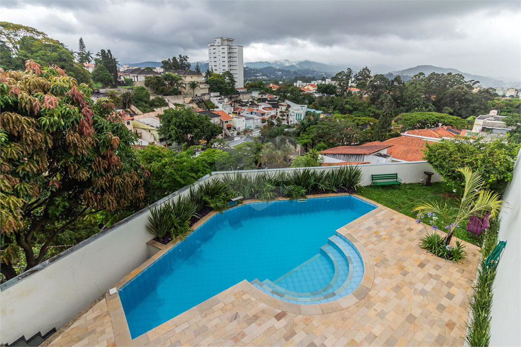 Casa no Tucuruvi com 4 quartos, 6 vagas e uma linda piscina 
