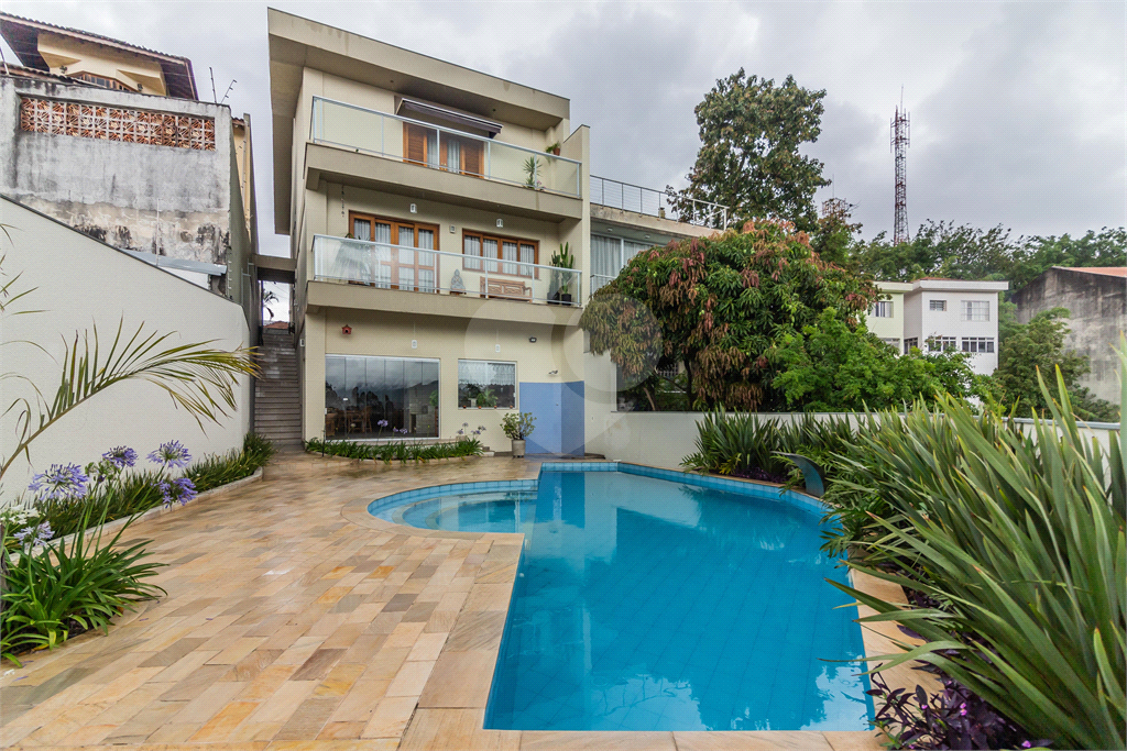 Casa no Tucuruvi com 4 quartos, 6 vagas e uma linda piscina 