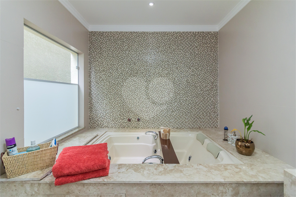 Casa no Tucuruvi com 4 quartos, 6 vagas e uma linda piscina 