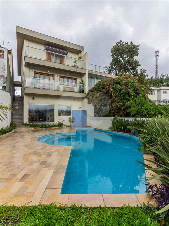 Casa no Tucuruvi com 4 quartos, 6 vagas e uma linda piscina 