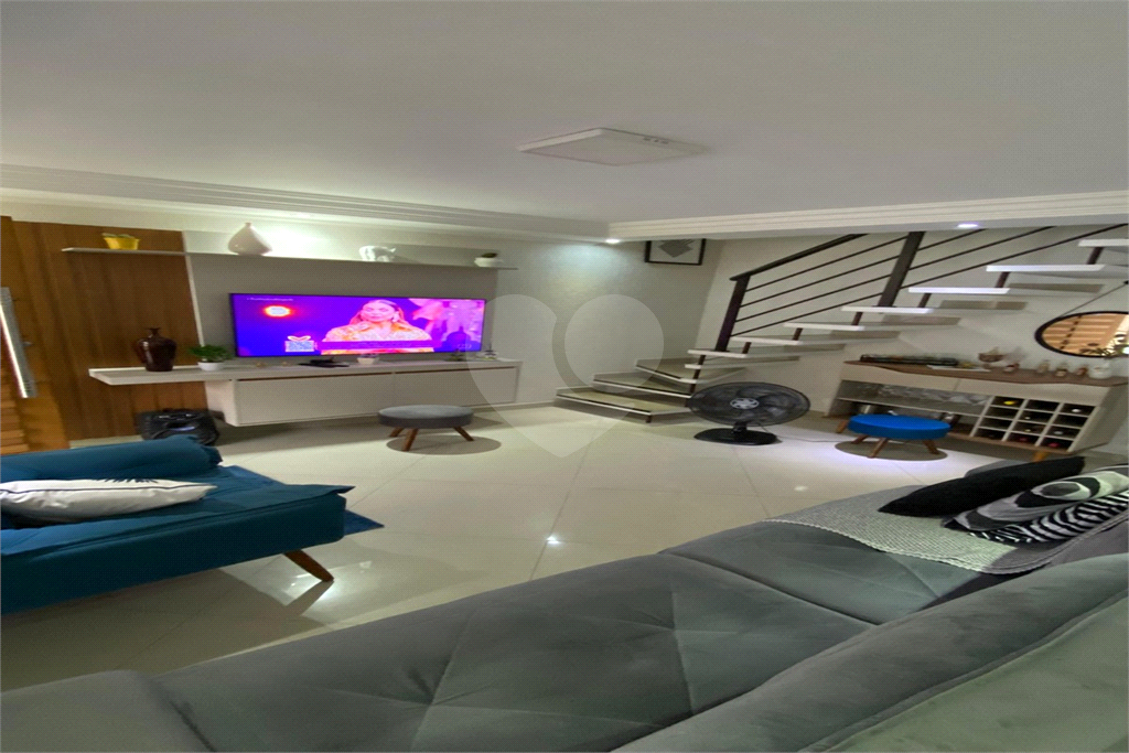 Sobrado residencial no Parque Casa de Pedra, totalmente reformado, com 3 dormitórios,