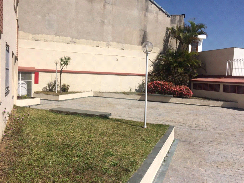 APARTAMENTO em CASA VERDE