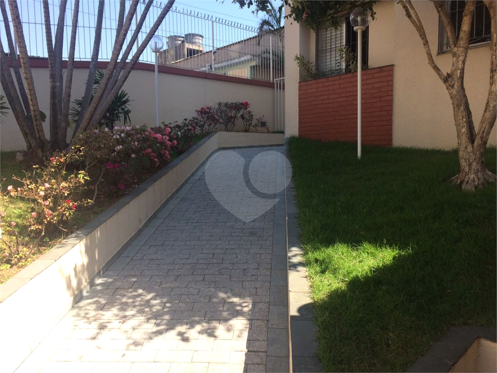 APARTAMENTO em CASA VERDE