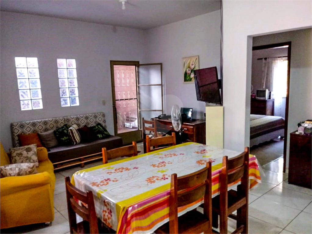 Casa á venda em Manduri SP Centro