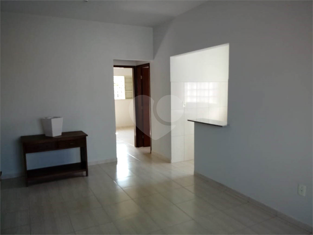 Casa com terreno á venda em Manduri SP