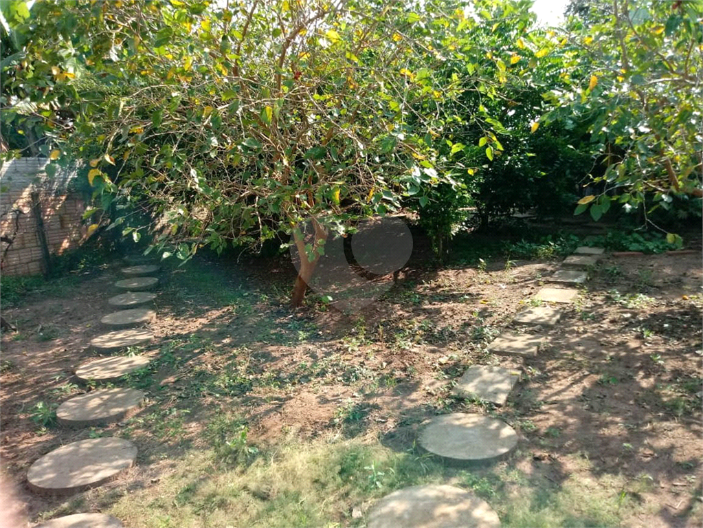 Casa com terreno á venda em Manduri SP
