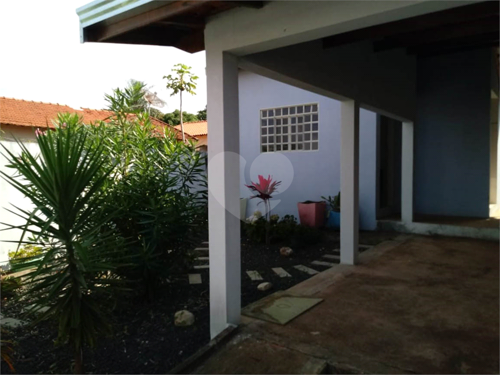 Casa com terreno á venda em Manduri SP