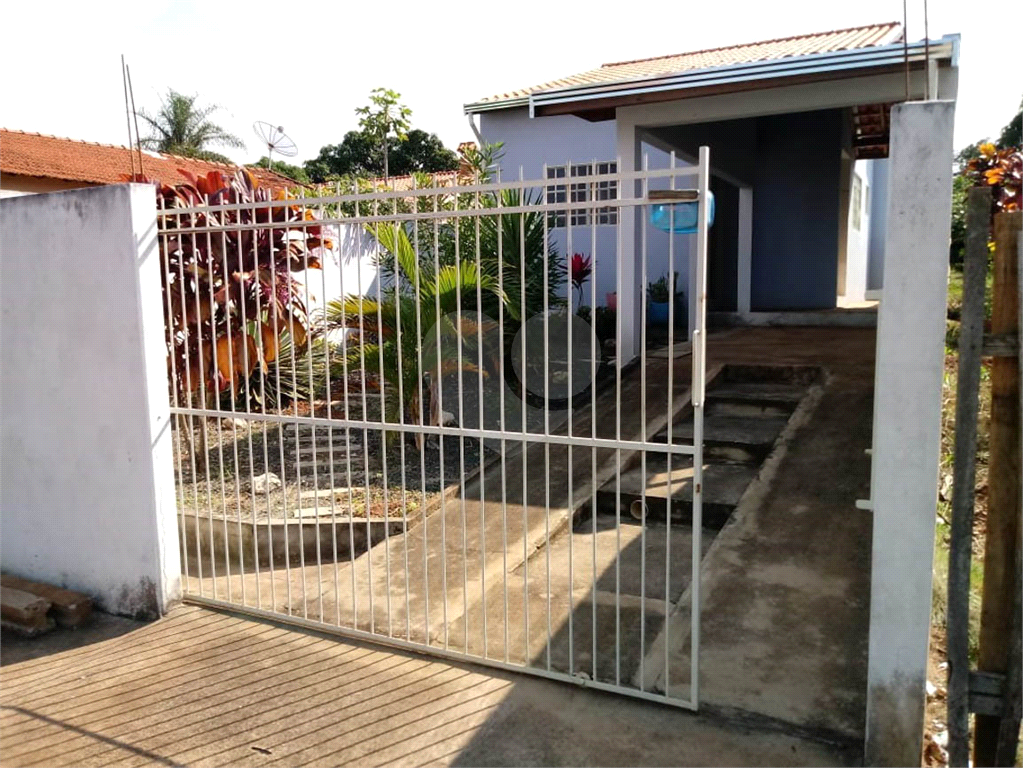 Casa com terreno á venda em Manduri SP