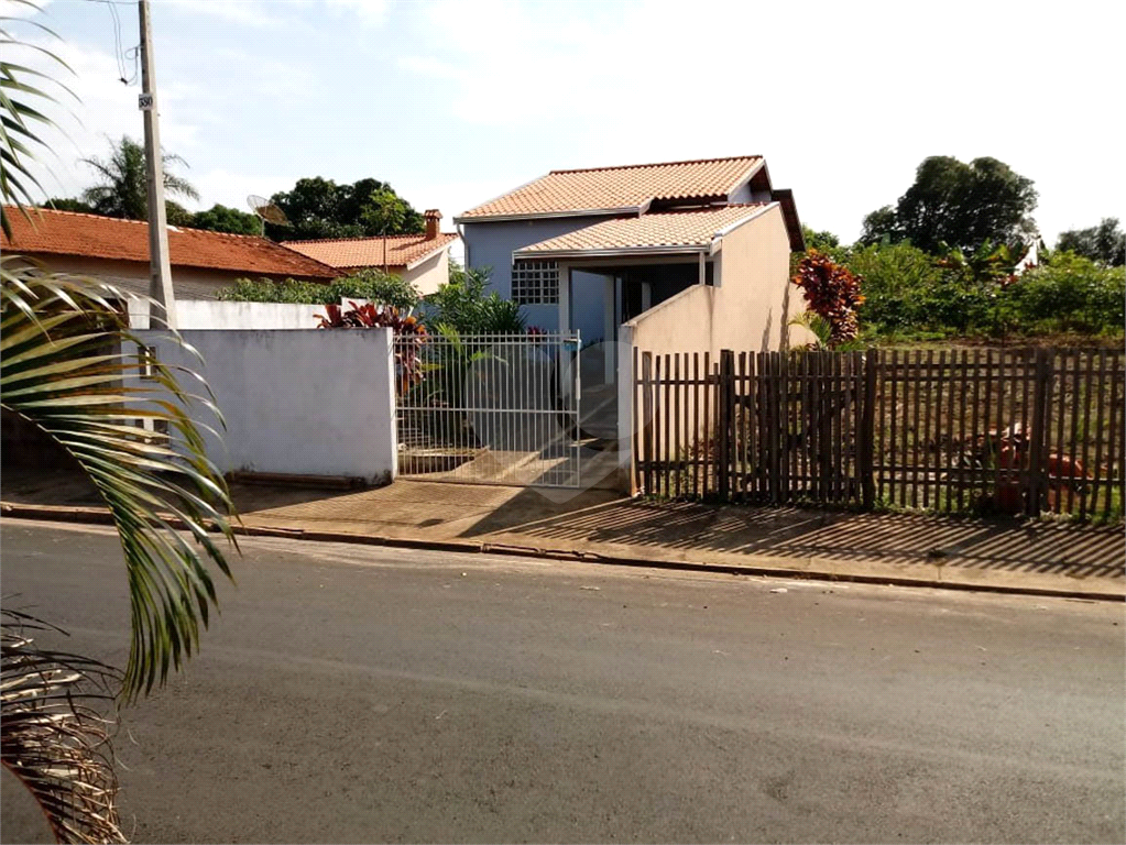 Casa com terreno á venda em Manduri SP