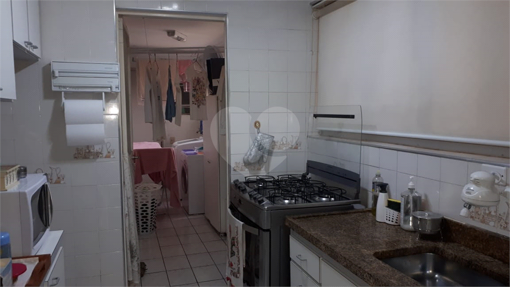 Apartamento de 3 dormitórios, de 120 m², localizado a 900 metros da estação Santana