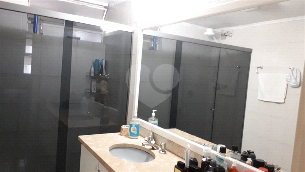 Apartamento de 3 dormitórios, de 120 m², localizado a 900 metros da estação Santana