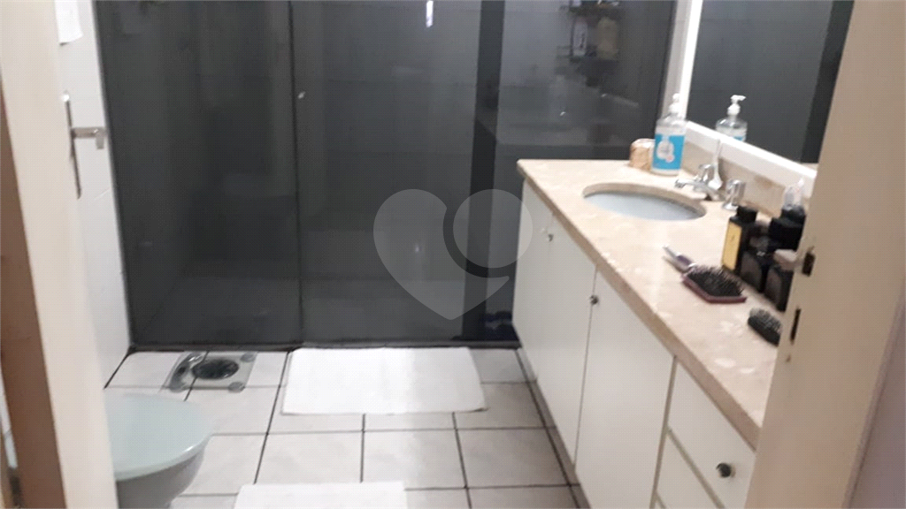 Apartamento de 3 dormitórios, de 120 m², localizado a 900 metros da estação Santana