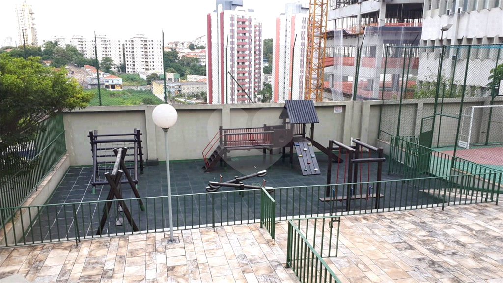 Apartamento de 3 dormitórios, de 120 m², localizado a 900 metros da estação Santana