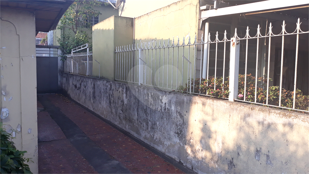 Terreno de 9 x 27, 5 m localizado na Av. Gustavo Adolfo, a mais ou menos 1 km metrô Tucuruvi.