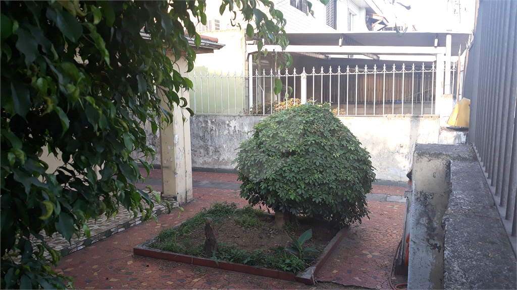 Terreno de 9 x 27, 5 m localizado na Av. Gustavo Adolfo, a mais ou menos 1 km metrô Tucuruvi.