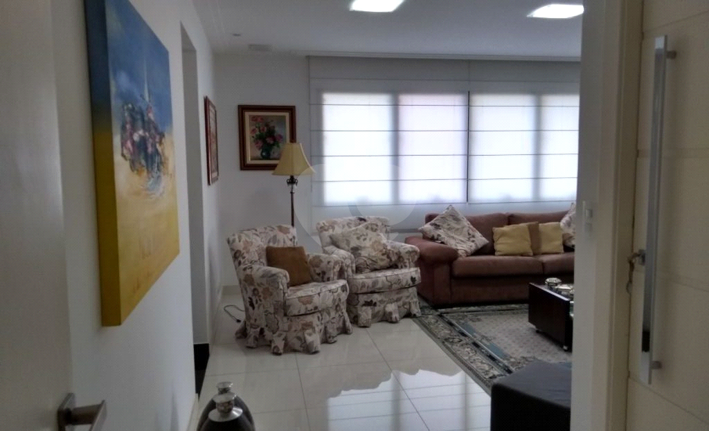 Lindíssimo apartamento um por andar na melhor localização da Água Fria