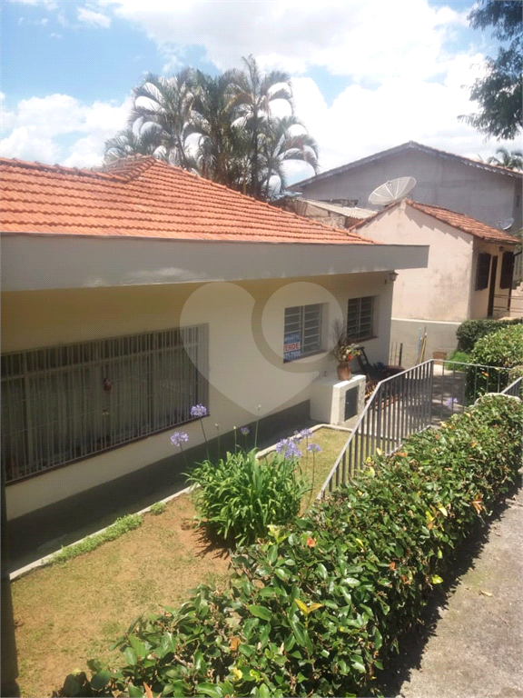 CASA TÉRREA A VENDA NO HORTO FLORESTAL - 4 DORMITÓRIOS E 3 VAGAS DE GARAGEM 