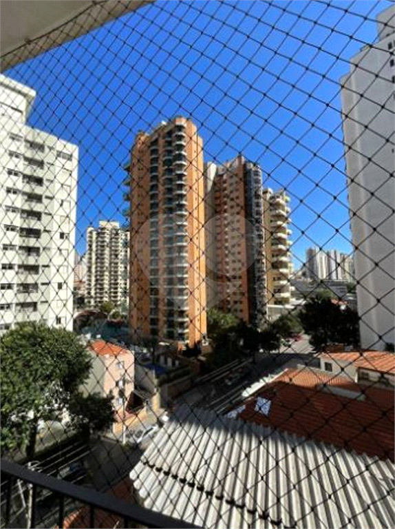O apartamento de 78 metros quadrados está localizado no bairro Santana 