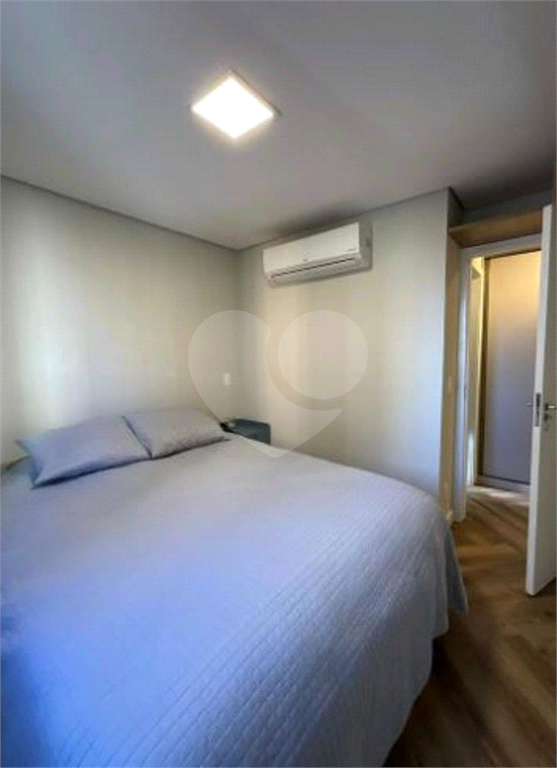 O apartamento de 78 metros quadrados está localizado no bairro Santana 