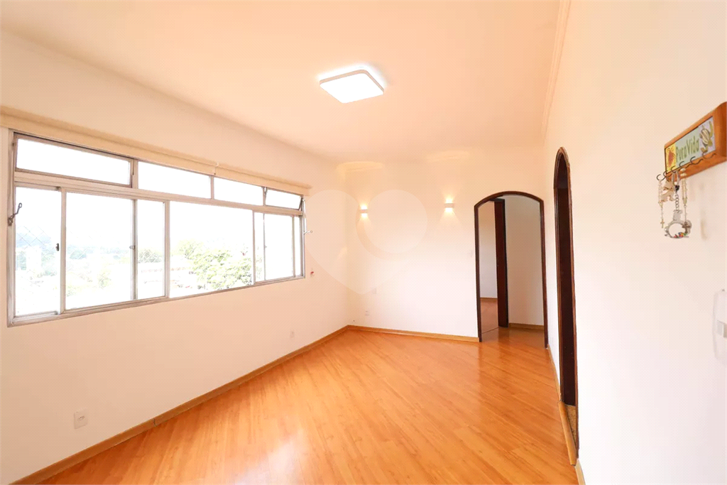 Apartamento à venda no Tremembé, 2 quartos, ao lado canil da PM! Bem distribuído e seguro!