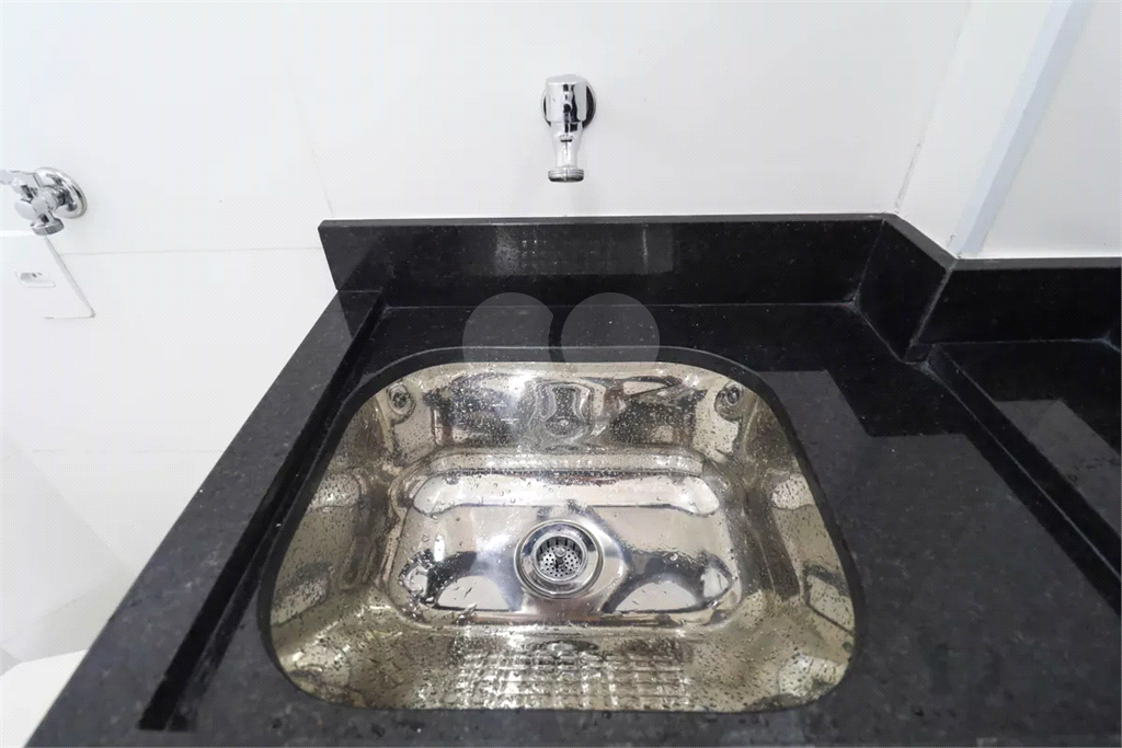 Apartamento à venda no Tremembé, 2 quartos, ao lado canil da PM! Bem distribuído e seguro!