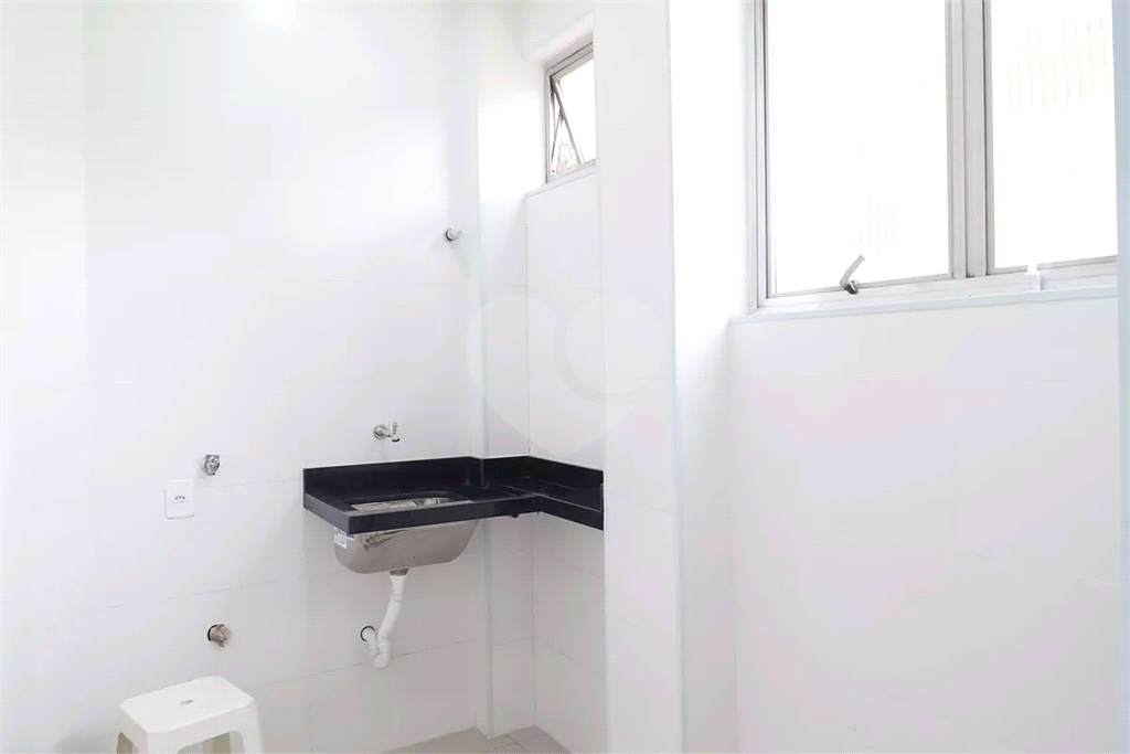 Apartamento à venda no Tremembé, 2 quartos, ao lado canil da PM! Bem distribuído e seguro!