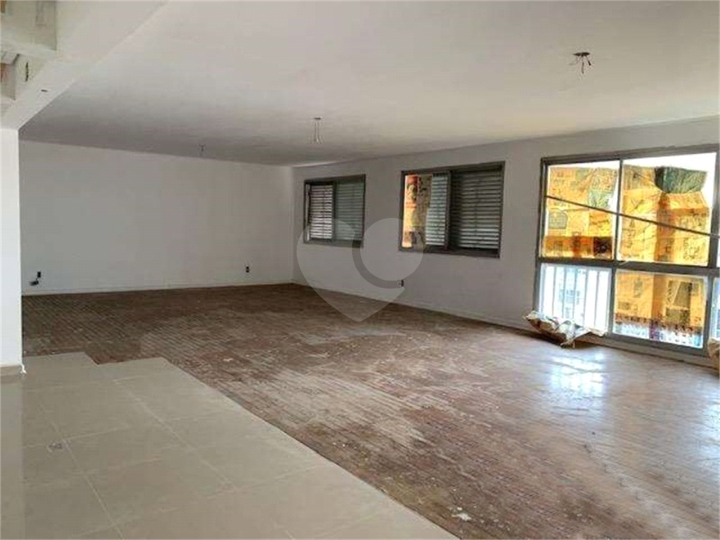 Apartamento de alto padrão em Santana. 4 dormitórios sendo 2 suítes e closet. 286m²