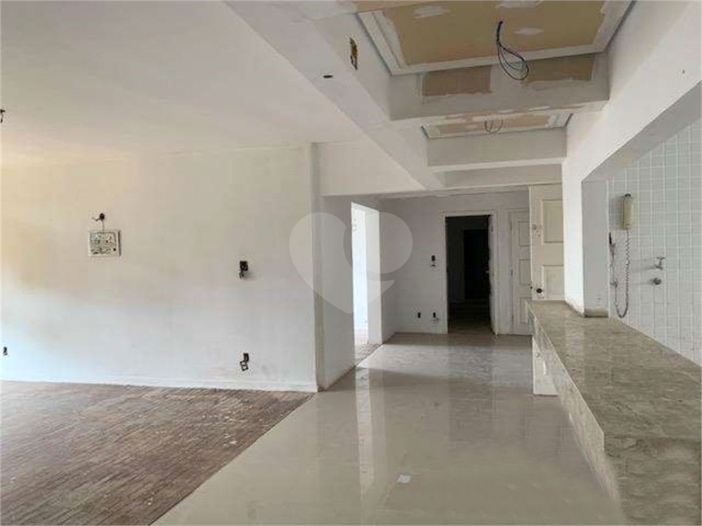 Apartamento de alto padrão em Santana. 4 dormitórios sendo 2 suítes e closet. 286m²