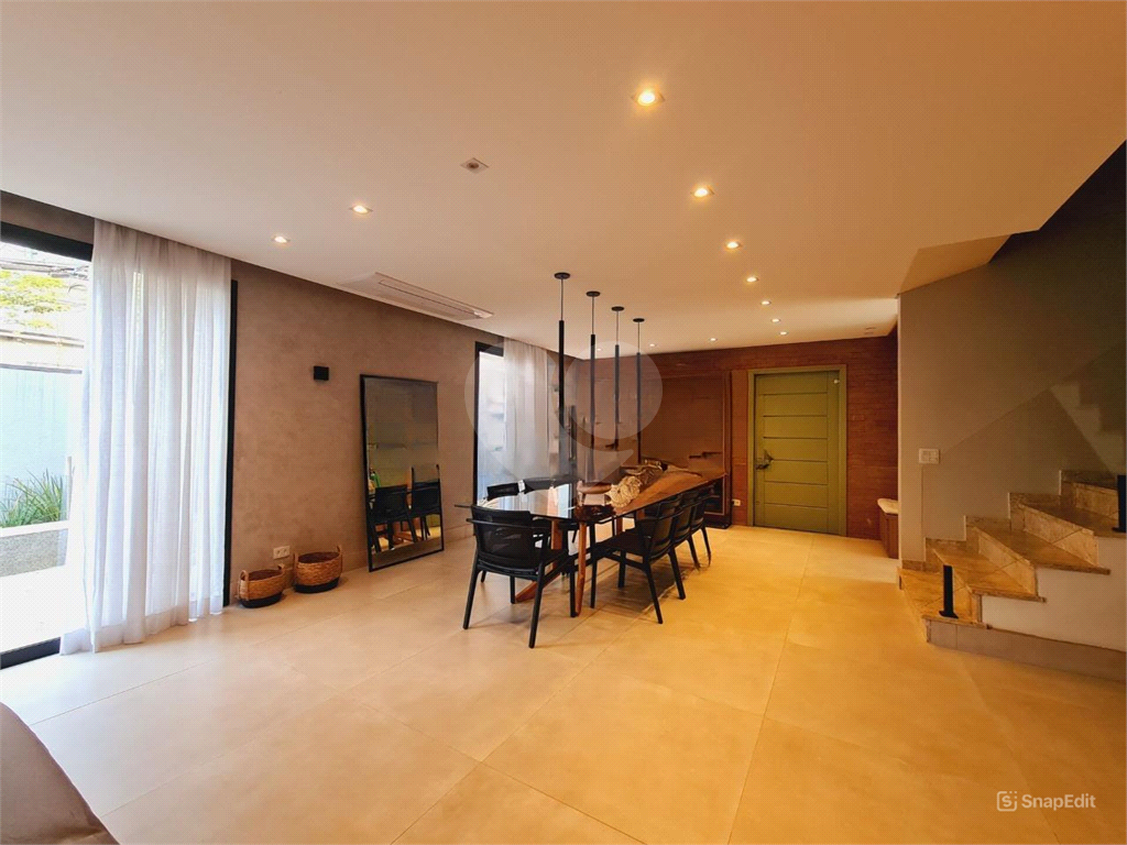 Lindo Sobrado Tremembé 4 dormitorios, sendo 2 suites e uma delicia area com Piscina. 