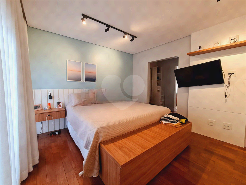 Lindo Sobrado Tremembé 4 dormitorios, sendo 2 suites e uma delicia area com Piscina. 