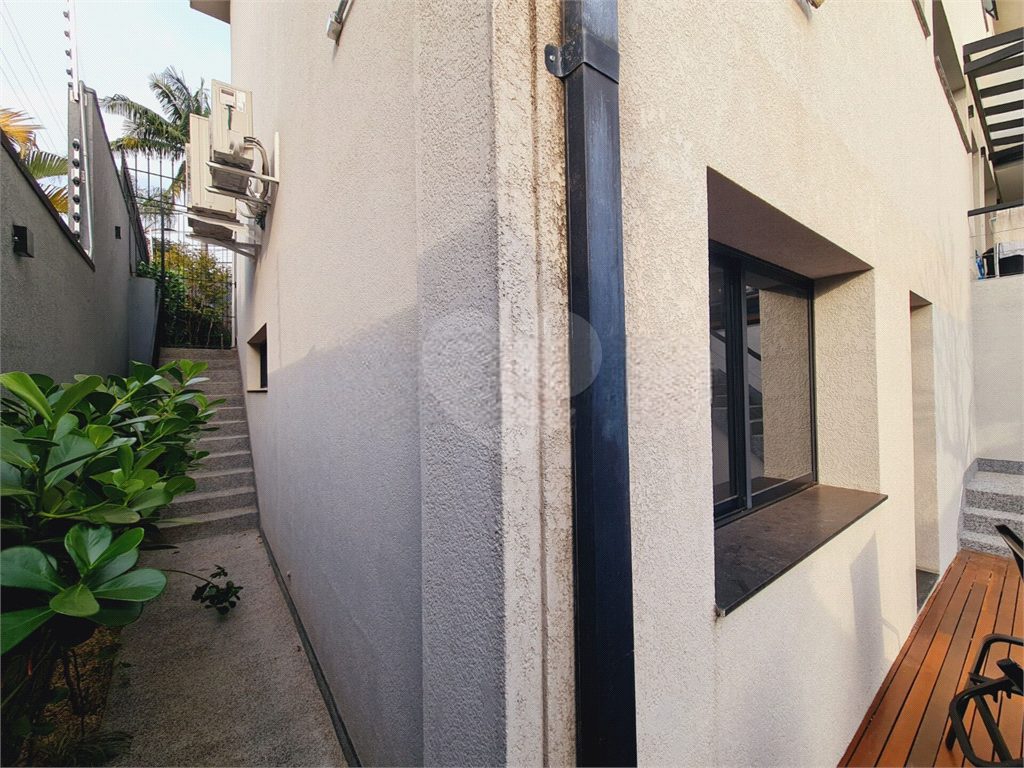 Lindo Sobrado Tremembé 4 dormitorios, sendo 2 suites e uma delicia area com Piscina. 