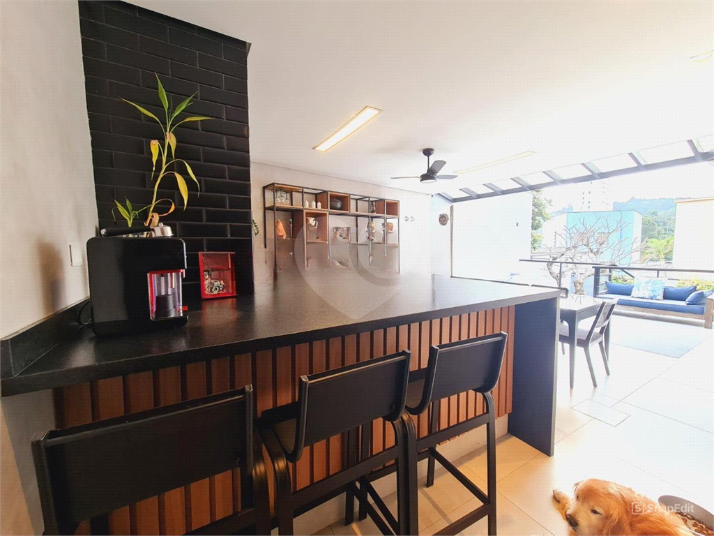 Lindo Sobrado Tremembé 4 dormitorios, sendo 2 suites e uma delicia area com Piscina. 