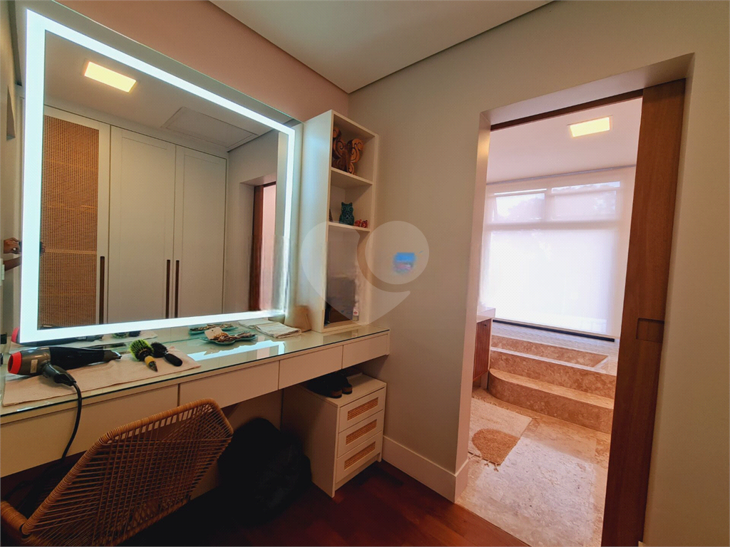 Lindo Sobrado Tremembé 4 dormitorios, sendo 2 suites e uma delicia area com Piscina. 