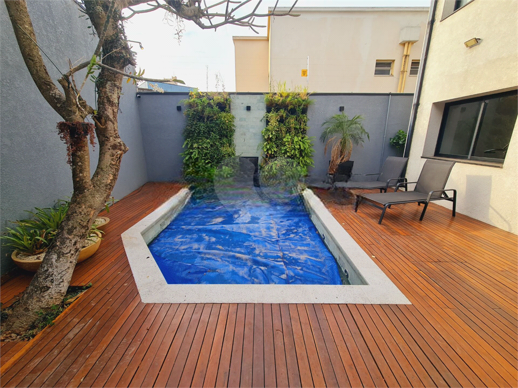 Lindo Sobrado Tremembé 4 dormitorios, sendo 2 suites e uma delicia area com Piscina. 