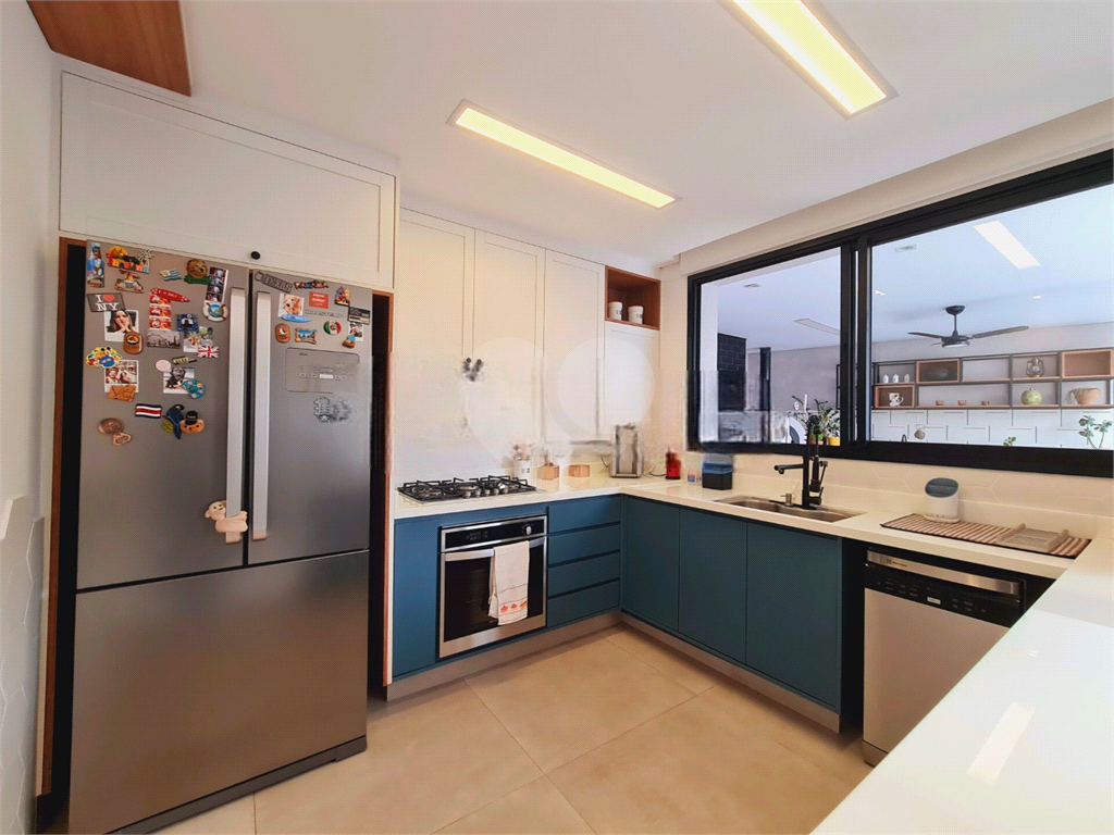 Lindo Sobrado Tremembé 4 dormitorios, sendo 2 suites e uma delicia area com Piscina. 