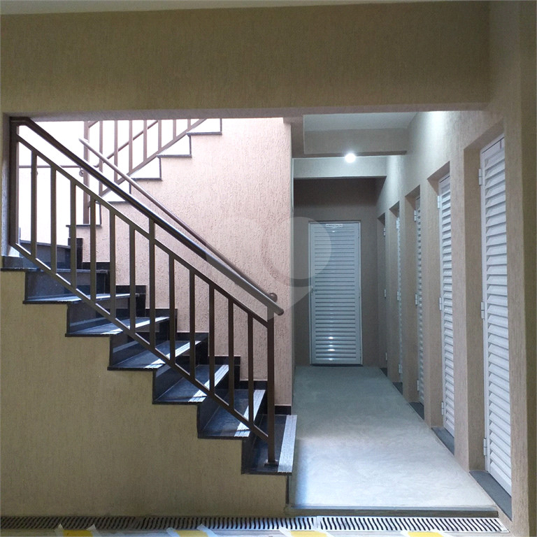 CASA DE CONDOMÍNIO 2 DORM., 2 SUÍTES, 2 VAGAS  NO BAIRRO DE STA. TEREZINHA
