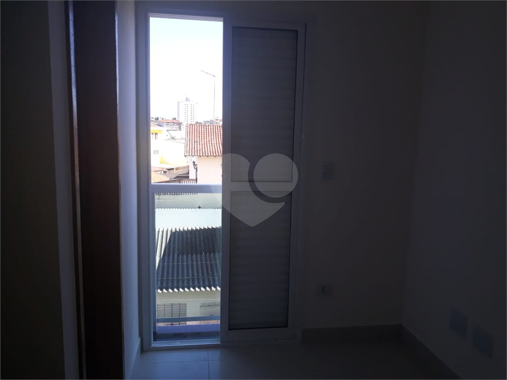 CASA DE CONDOMÍNIO 2 DORM., 2 SUÍTES, 2 VAGAS  NO BAIRRO DE STA. TEREZINHA