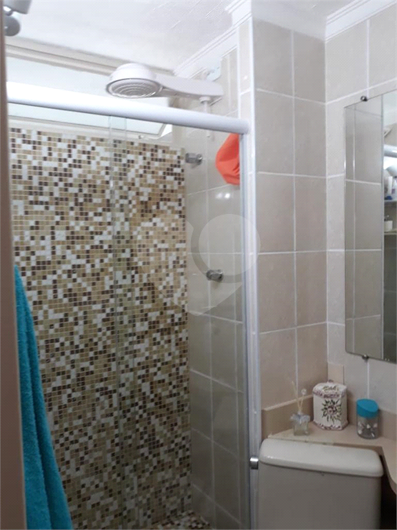 CASA DE CONDOMÍNIO 2 DORM., 2 SUÍTES, 2 VAGAS  NO BAIRRO DE STA. TEREZINHA