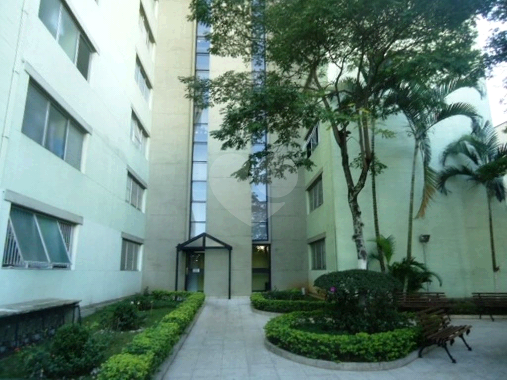 CASA DE CONDOMÍNIO 2 DORM., 2 SUÍTES, 2 VAGAS  NO BAIRRO DE STA. TEREZINHA