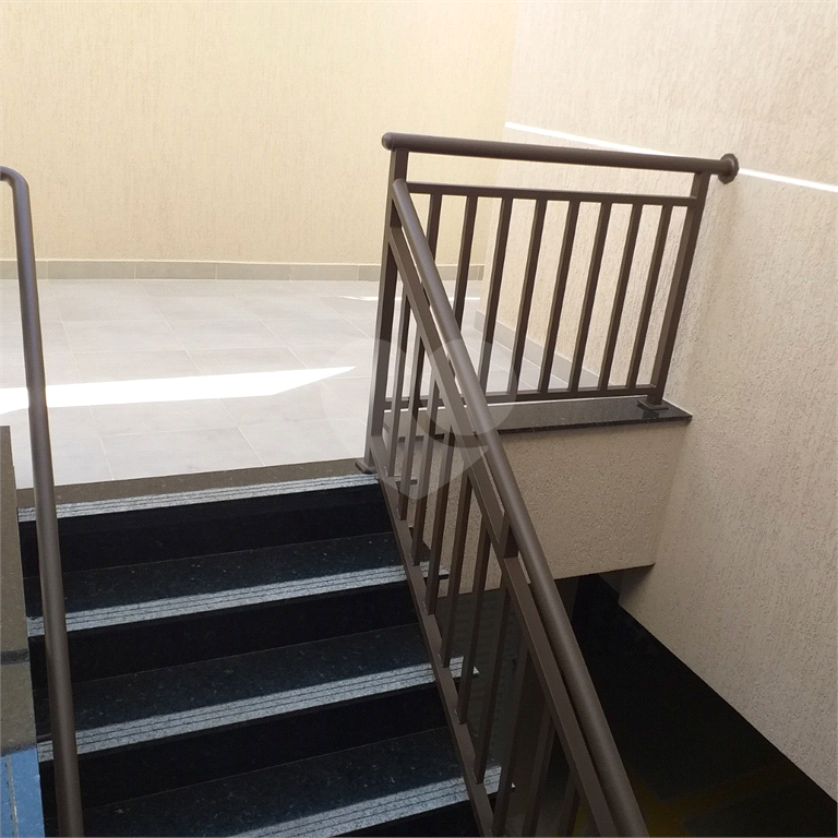 CASA DE CONDOMÍNIO 2 DORM., 2 SUÍTES, 2 VAGAS  NO BAIRRO DE STA. TEREZINHA