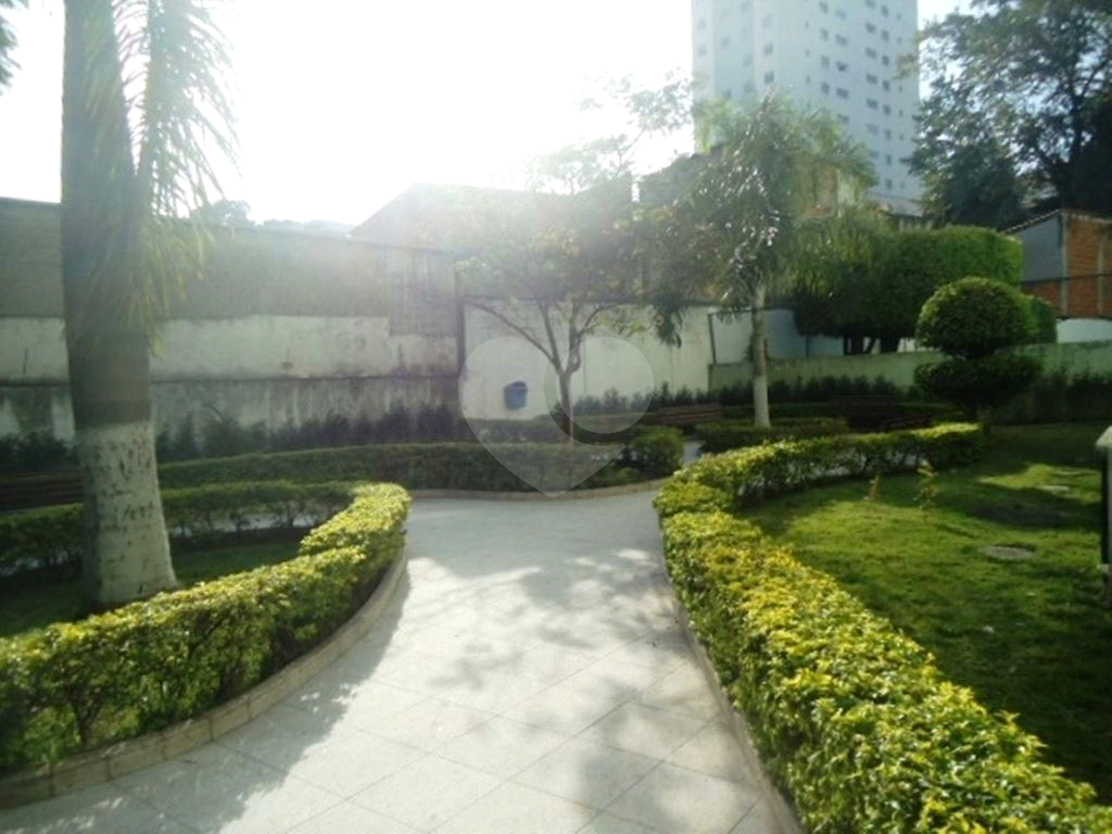 CASA DE CONDOMÍNIO 2 DORM., 2 SUÍTES, 2 VAGAS  NO BAIRRO DE STA. TEREZINHA