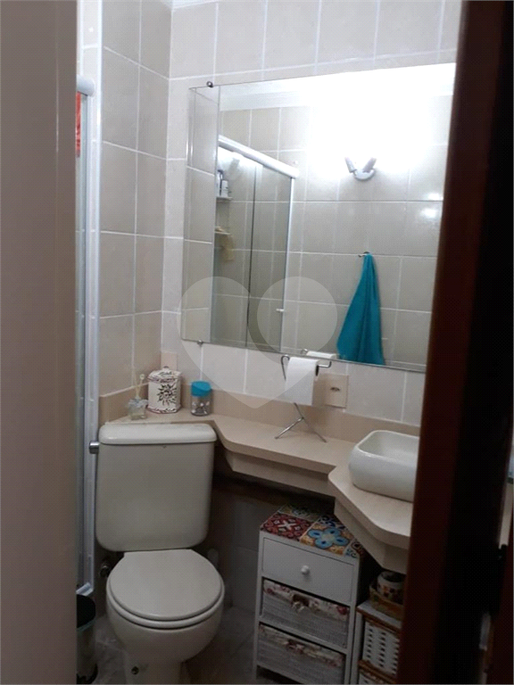CASA DE CONDOMÍNIO 2 DORM., 2 SUÍTES, 2 VAGAS  NO BAIRRO DE STA. TEREZINHA