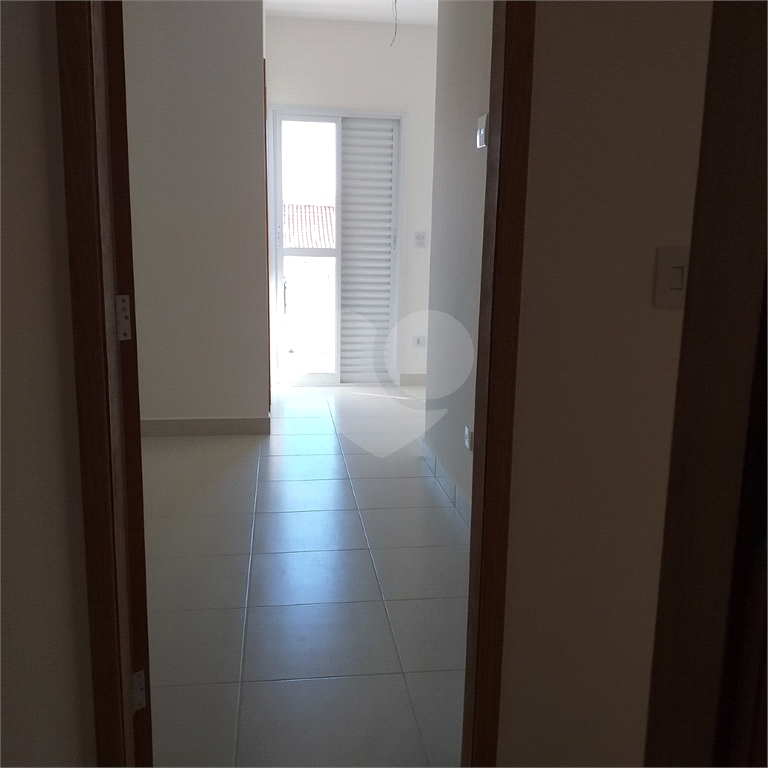 CASA DE CONDOMÍNIO 2 DORM., 2 SUÍTES, 2 VAGAS  NO BAIRRO DE STA. TEREZINHA