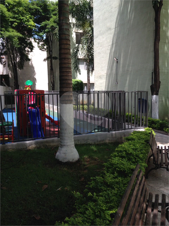 CASA DE CONDOMÍNIO 2 DORM., 2 SUÍTES, 2 VAGAS  NO BAIRRO DE STA. TEREZINHA