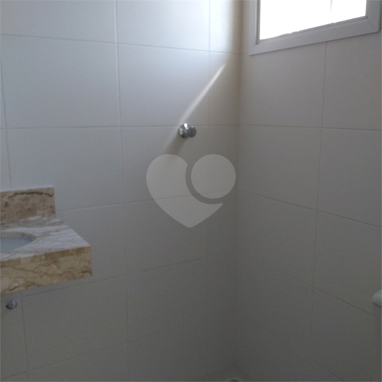 CASA DE CONDOMÍNIO 2 DORM., 2 SUÍTES, 2 VAGAS  NO BAIRRO DE STA. TEREZINHA